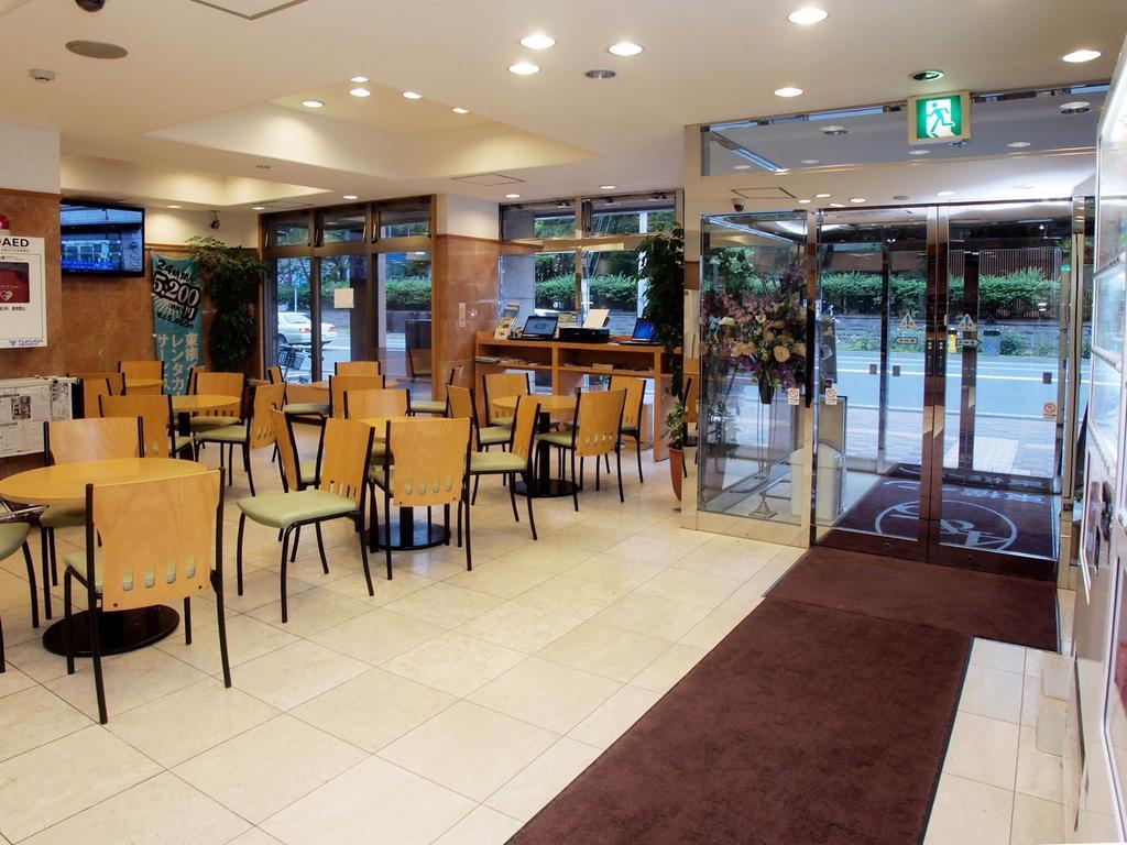 Toyoko Inn Hokkaido Sapporo-Eki Nishi-Guchi Hokudai Mae Экстерьер фото