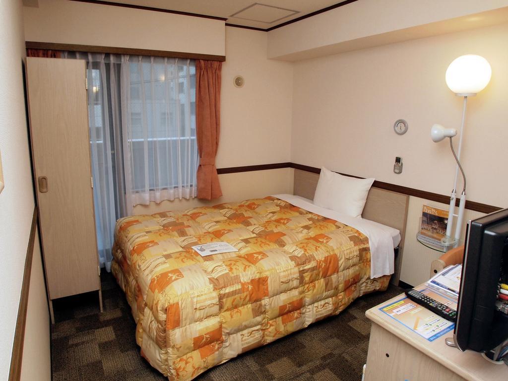 Toyoko Inn Hokkaido Sapporo-Eki Nishi-Guchi Hokudai Mae Экстерьер фото