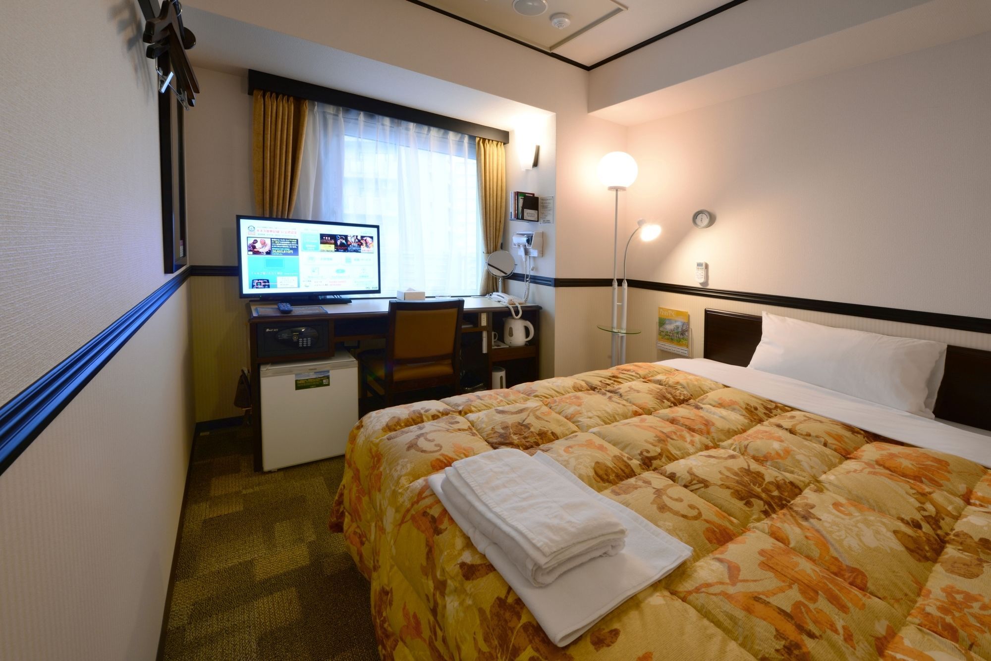 Toyoko Inn Hokkaido Sapporo-Eki Nishi-Guchi Hokudai Mae Экстерьер фото