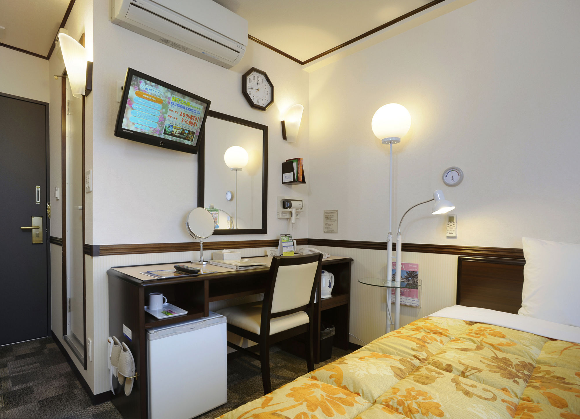 Toyoko Inn Hokkaido Sapporo-Eki Nishi-Guchi Hokudai Mae Экстерьер фото